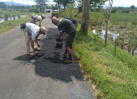 Pemeliharaan Jalan Jelang Lebaran di wilayah Kutoarjo