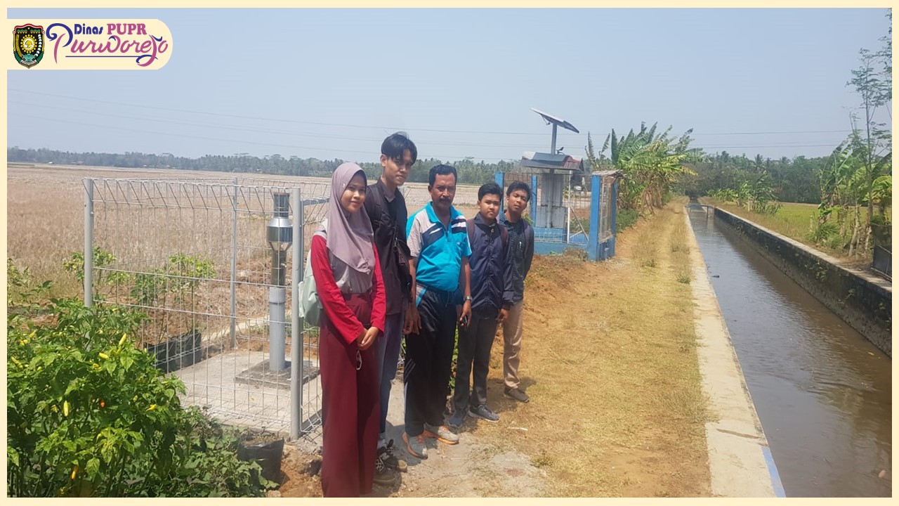 Observasi Dinas PUPR Bersama Mahasiswa Magang di Pos Hujan Purwodadi