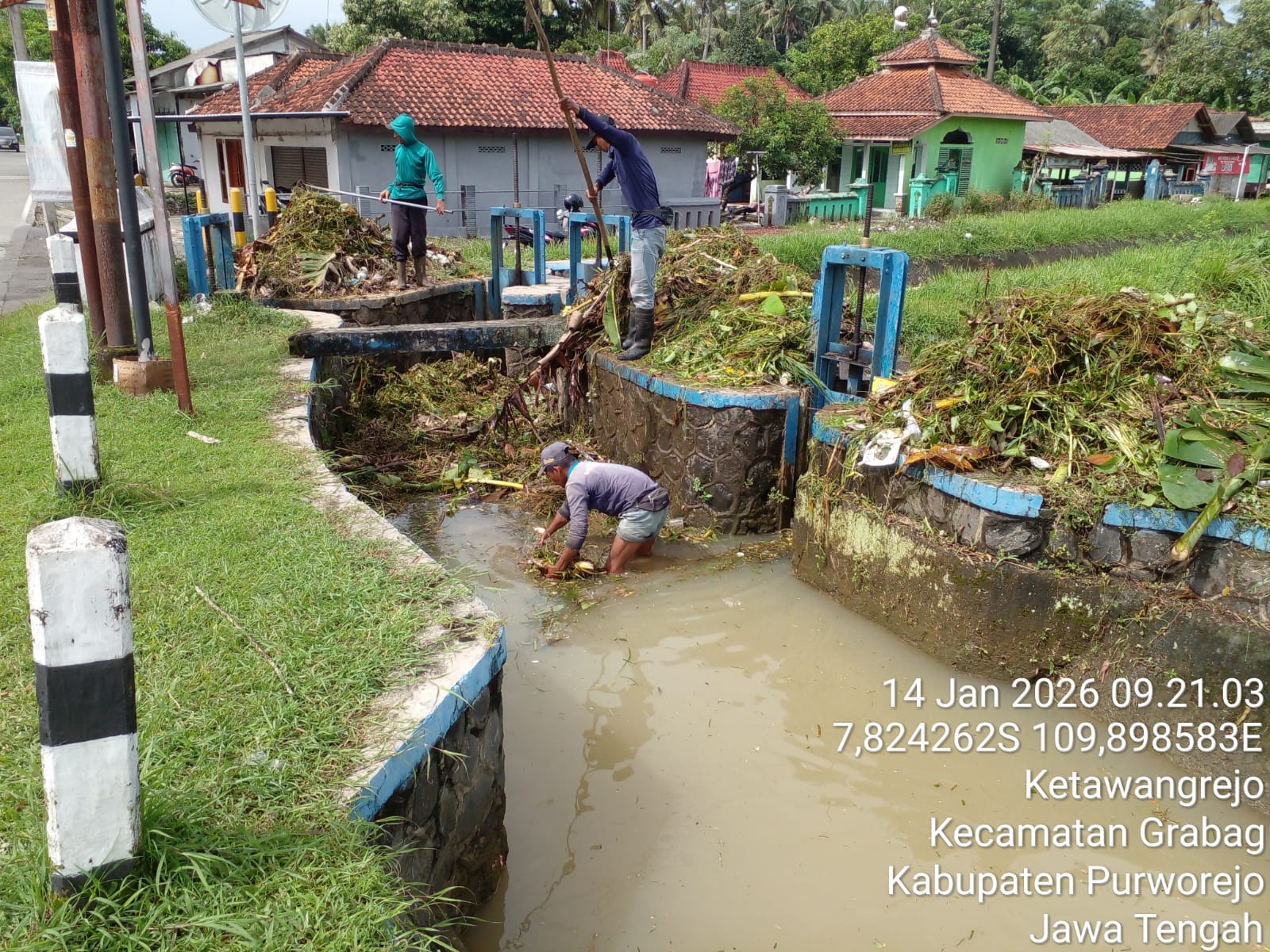 UPT PJI Wilayah Kutoarjo Bersihkan Saluran Sudaragan Dukung Musim Tanam 2026