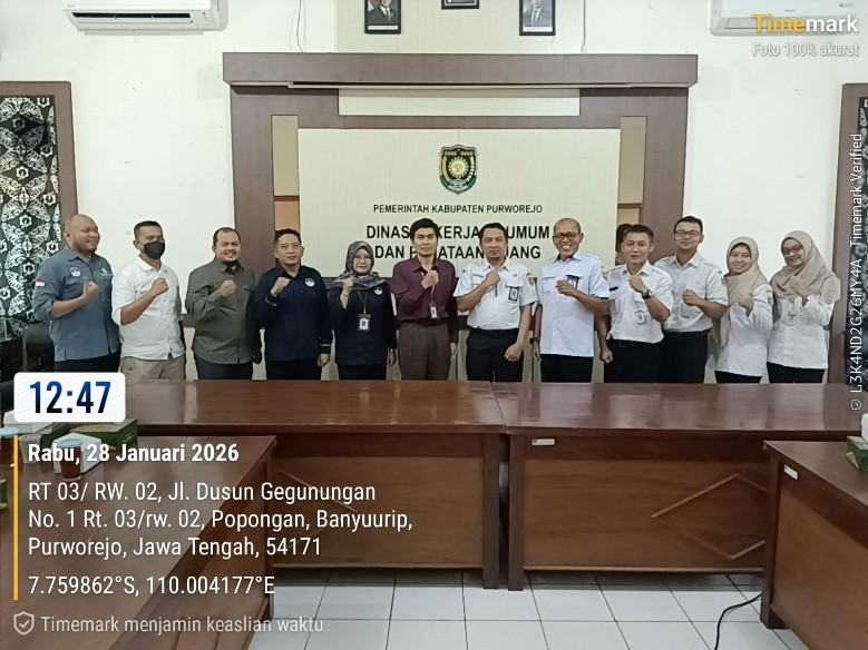 FAKULTAS TEKNIK UNIVERSITAS TIDAR MAGELANG MENGUNJUNGI UPTD LABORATORIUM KONSTRUKSI DAN PENGELOLAAN ALAT BERAT