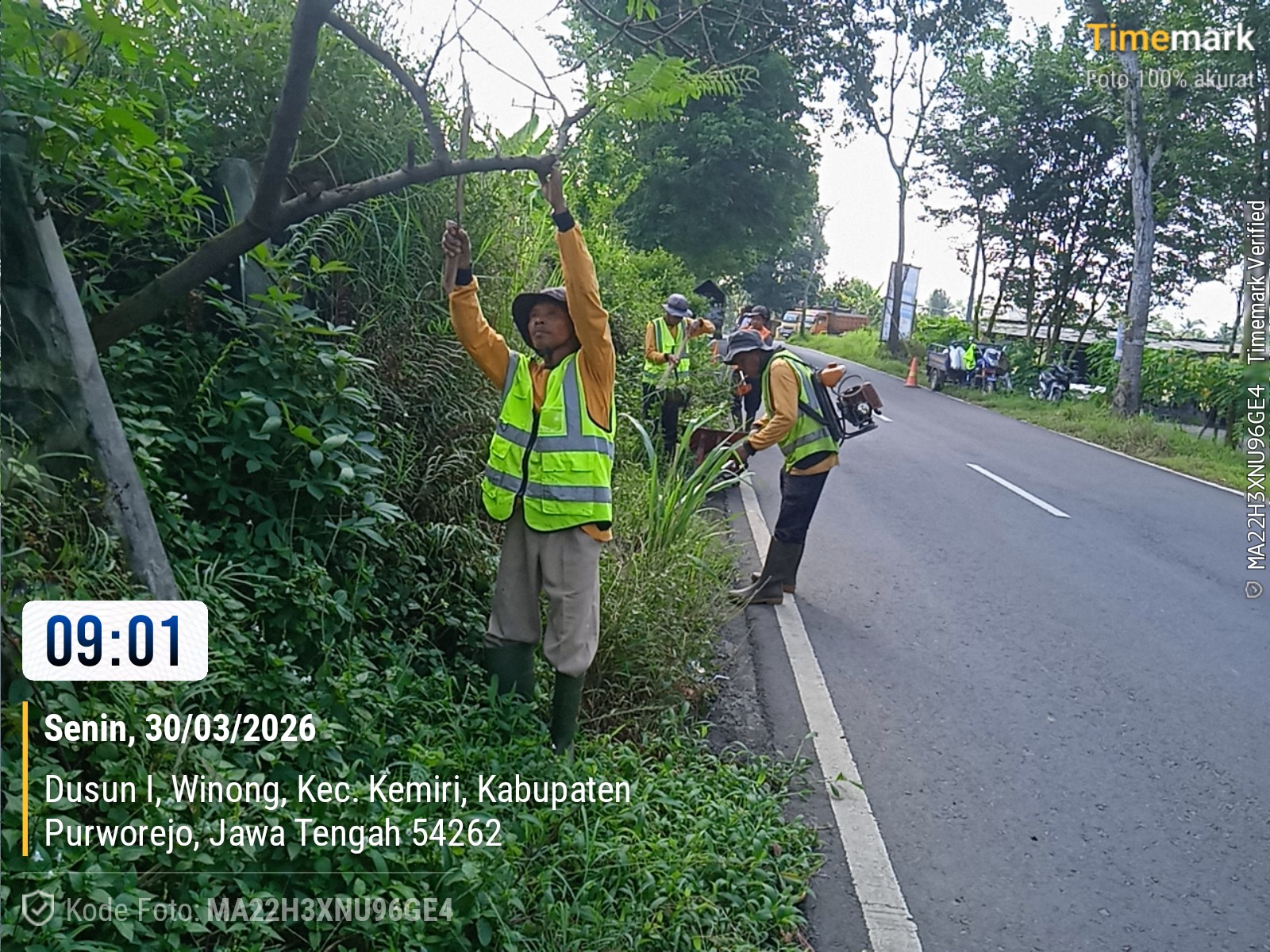 Pemeliharaan Rutin di ruas Karangduwur - Winong oleh UPT PJI Wilayah Kemiri