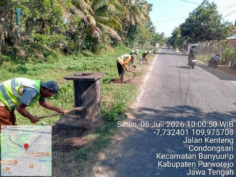 Jaga Keselamatan dan Estetika, Bahu Jalan Kenteng–Bencorejo Dibersihkan