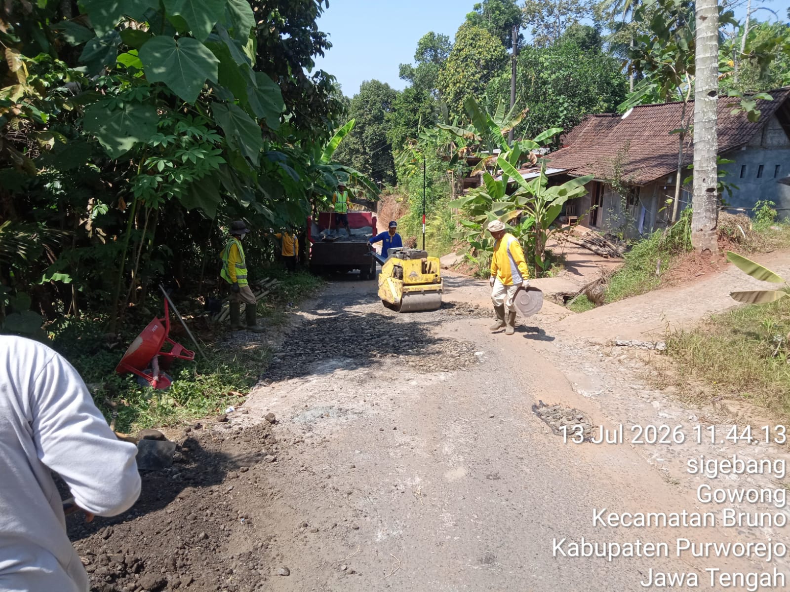 UPT PJI Wilayah Kemiri Laksanakan Penanganan Darurat Ruas Jalan Kabupaten di Desa Gowong